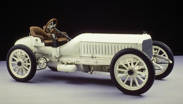 Rennwagen Mercedes 120 PS, konstruiert von Wilhelm Maybach und 1906 fertiggestellt. Das Fahrzeug gehört heute zur Sammlung des Mercedes-Benz-Museums. Foto: Auto-Medienportal.Net/Daimler